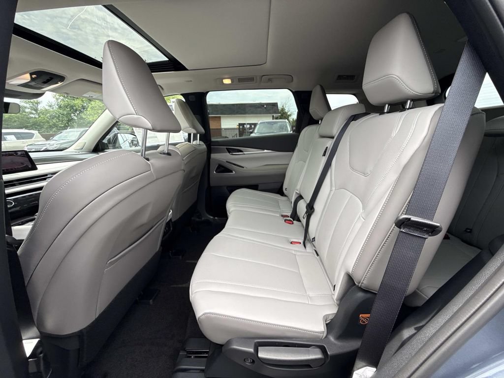 New 2027 INFINITI QX60 Luxe w/ Cargo Package AWD/4WD image 18