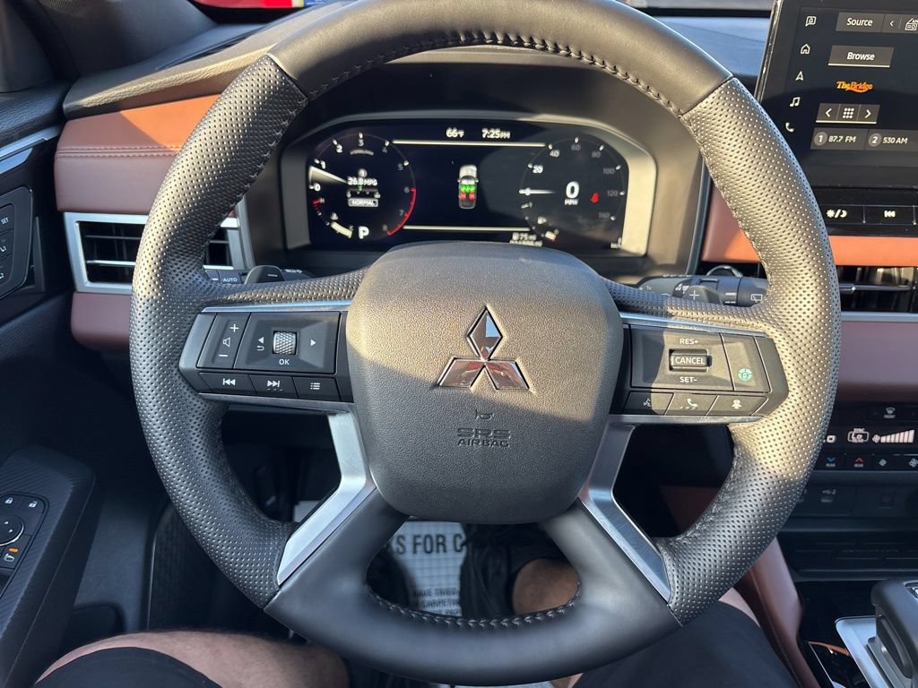 Used 2025 Mitsubishi Outlander SEL AWD/4WD image 29