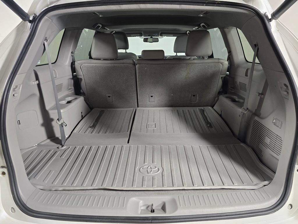 Used 2015 Toyota Highlander XLE AWD/4WD image 16