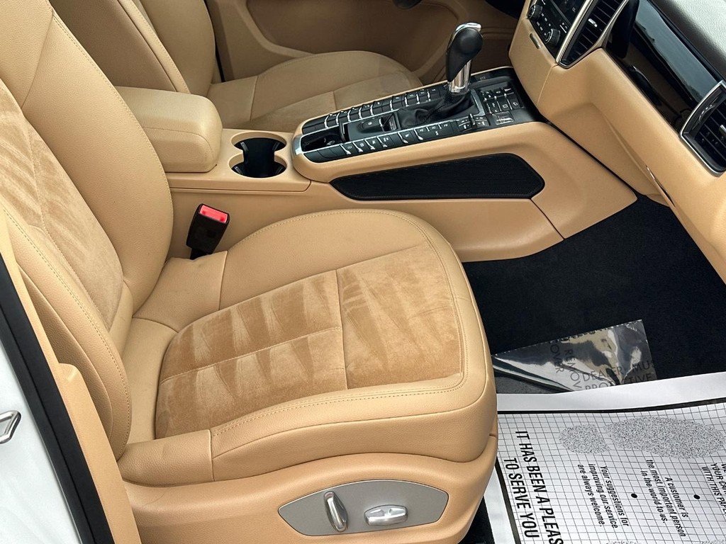 Used 2018 Porsche Macan Sport Edition image 18