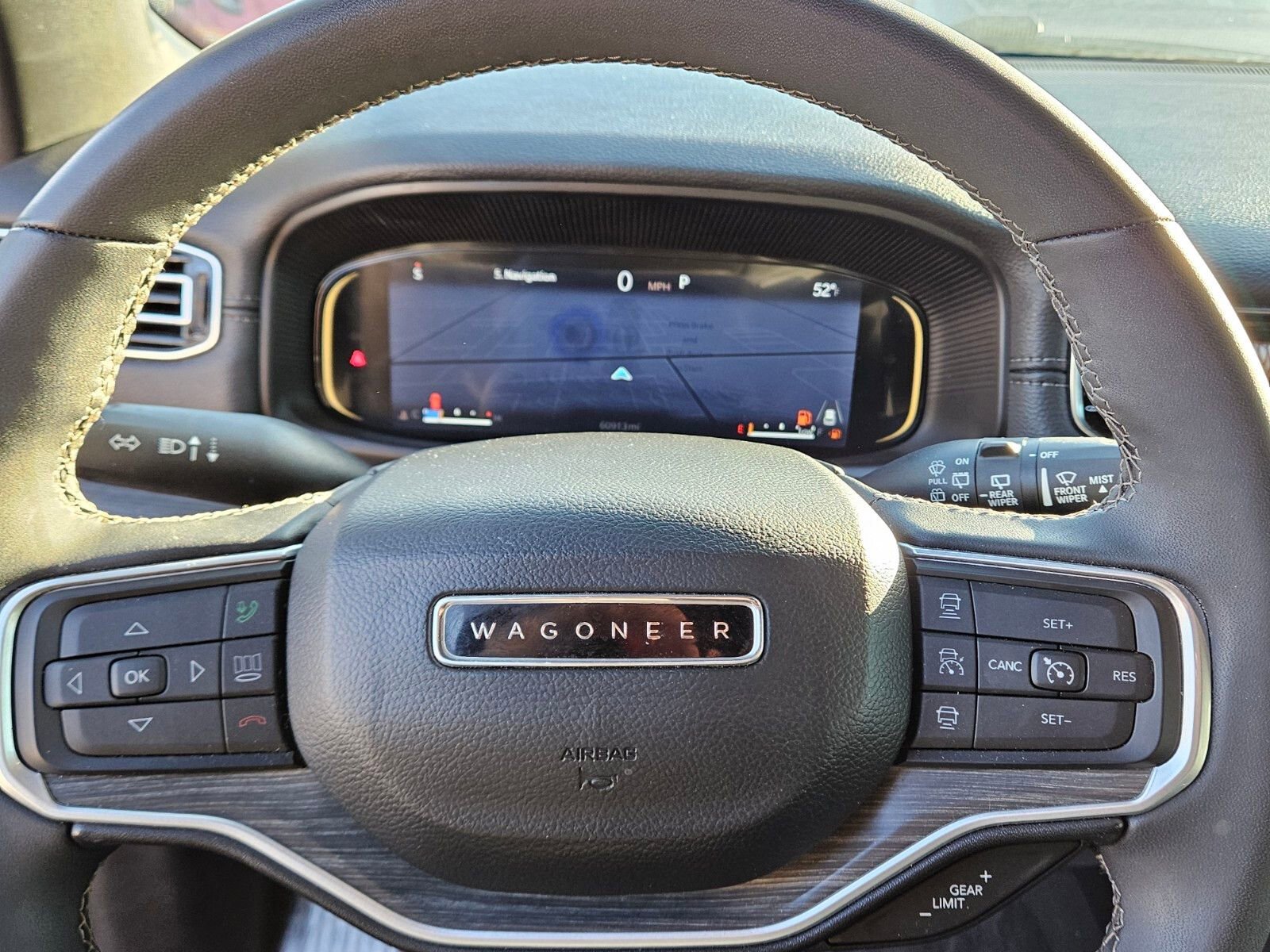 Used 2024 Jeep Wagoneer L Series II w/ Flexible Seating Group image 24