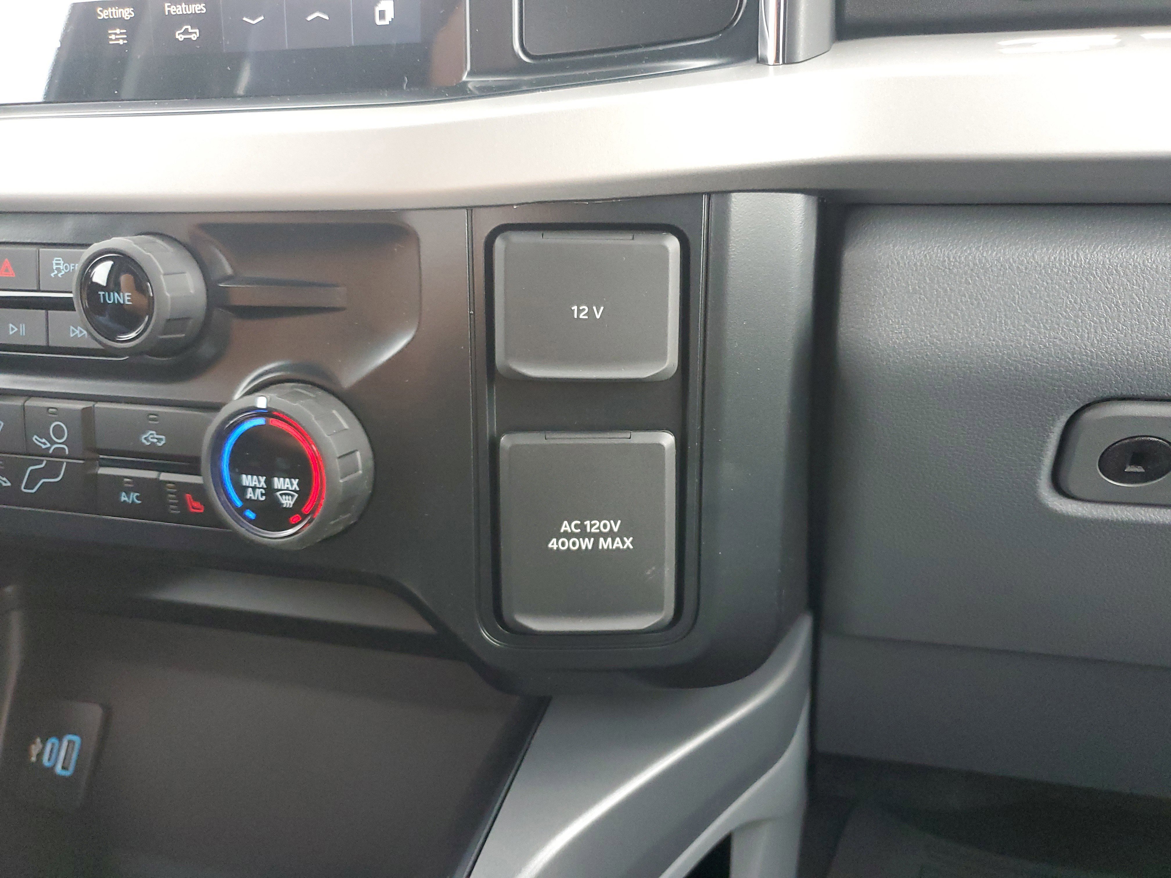 New 2026 Ford F250 XLT w/ XLT Premium Package AWD/4WD image 25