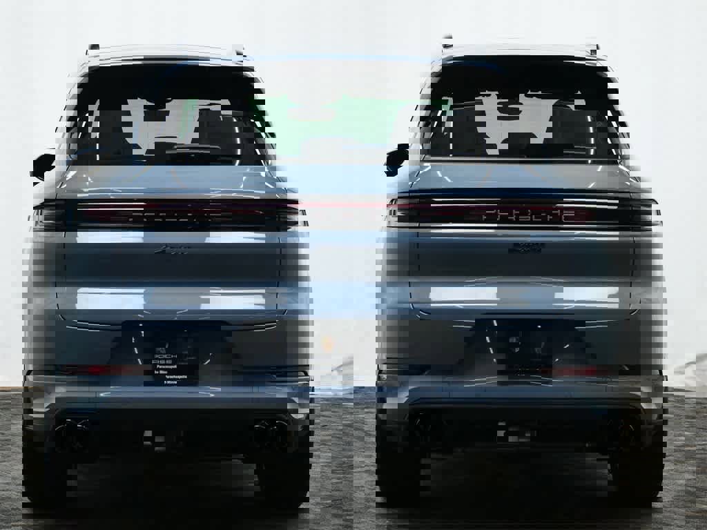 New 2025 Porsche Cayenne image 6