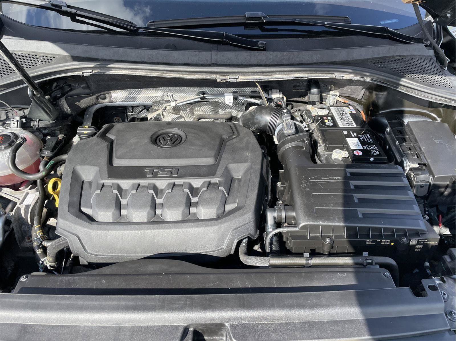 Used 2023 Volkswagen Tiguan SE AWD/4WD image 11