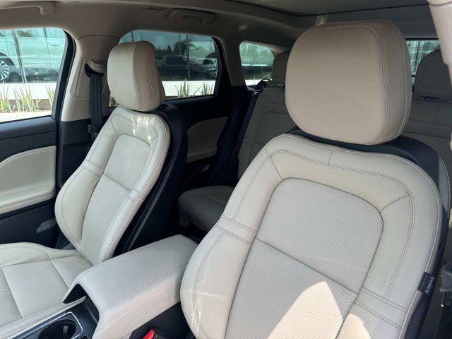 New 2025 Lincoln Corsair Reserve w/ Equipment Group 202A image 11