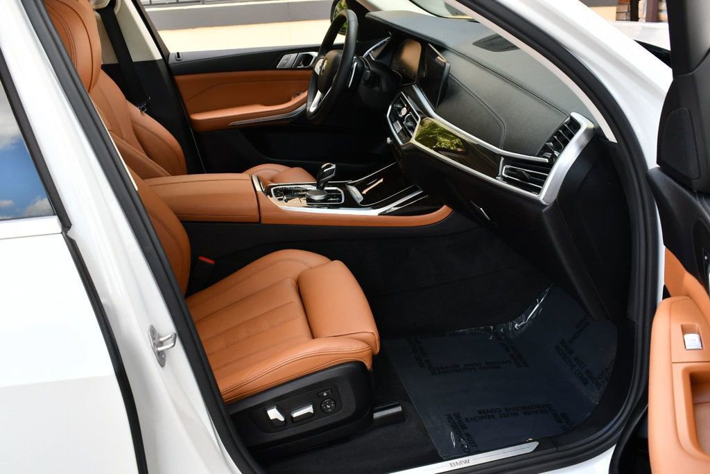 Used 2021 BMW X7 xDrive40i w/ Premium Package 2 image 22
