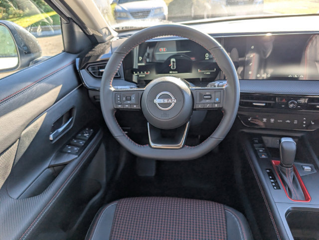 New 2026 Nissan Kicks SR w/ Cold Weather Package AWD/4WD image 13