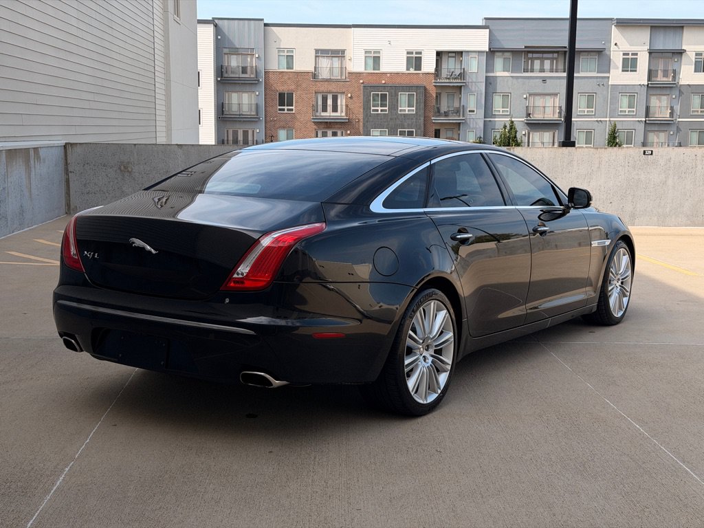 Used 2011 Jaguar XJ L RWD image 3
