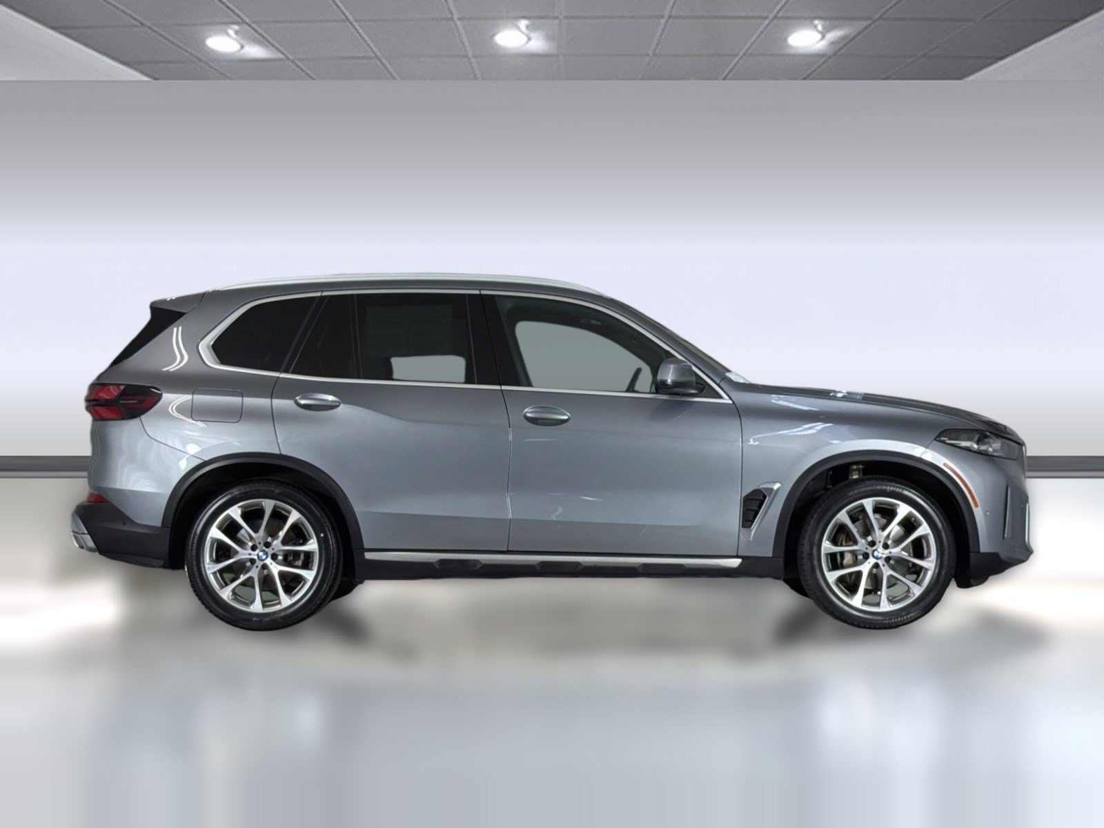 Used 2024 BMW X5 sDrive40i w/ Parking Assistance Package RWD image 8