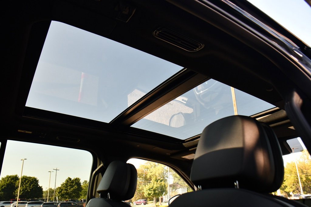 New 2025 Lincoln Navigator Reserve w/ Jet Appearance Package image 17
