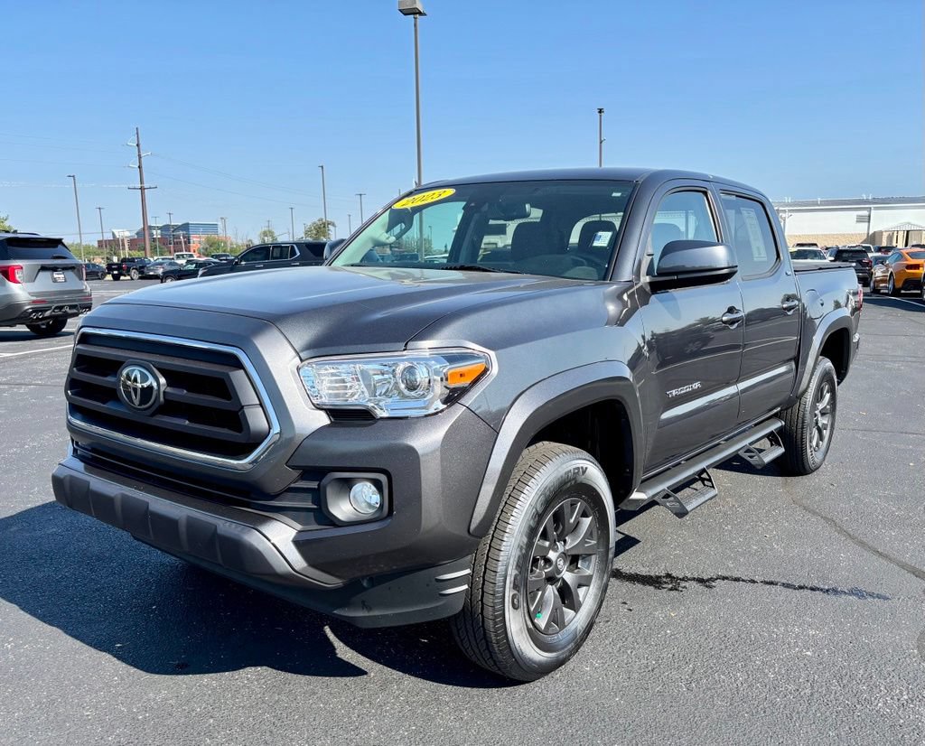 Used 2023 Toyota Tacoma SR5 AWD/4WD image 3