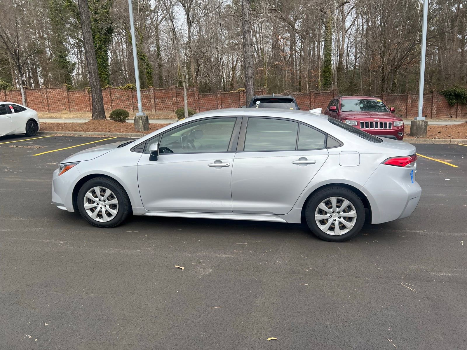 Used 2021 Toyota Corolla LE image 16