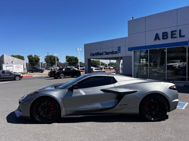 Used 2024 Chevrolet Corvette Z06 RWD image 12