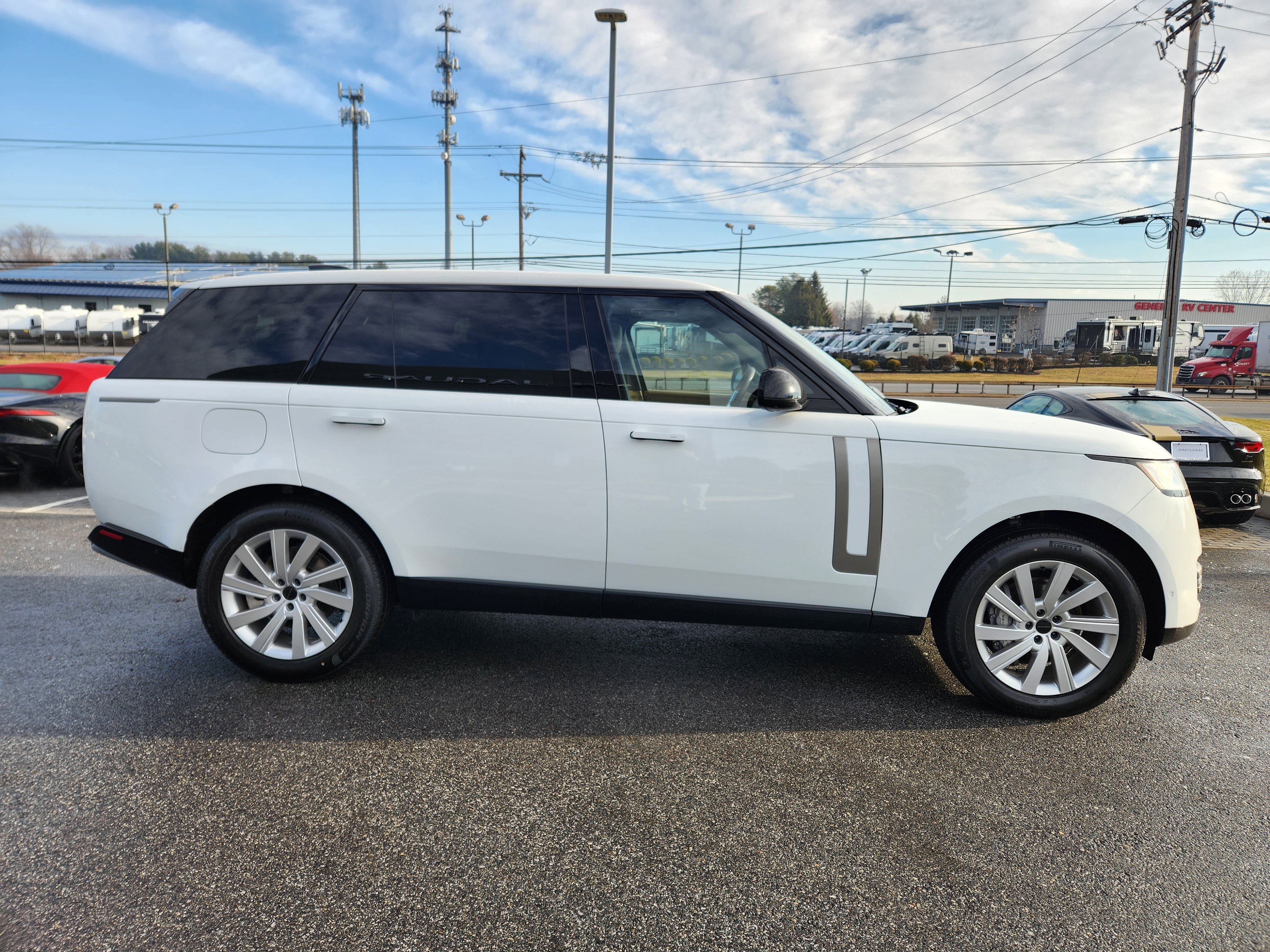 New 2026 Land Rover Range Rover Long Wheelbase SE image 6