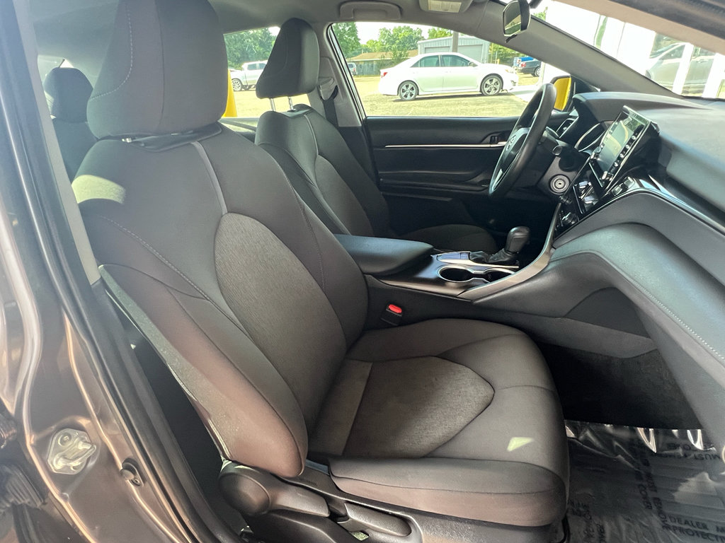 Used 2023 Toyota Camry LE FWD image 15