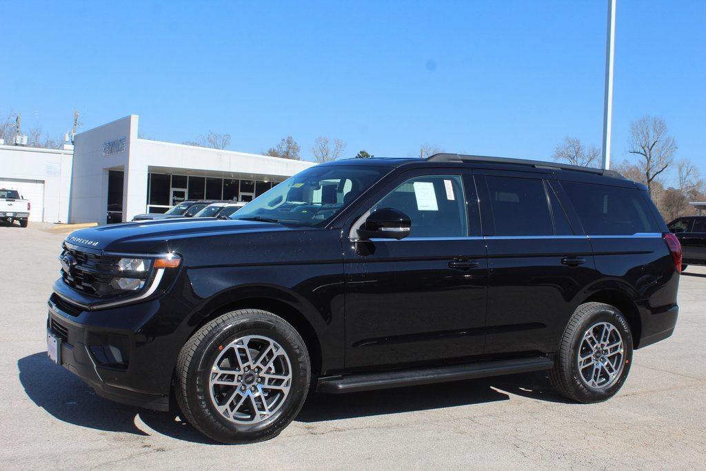 New 2026 Ford Expedition Active RWD image 2
