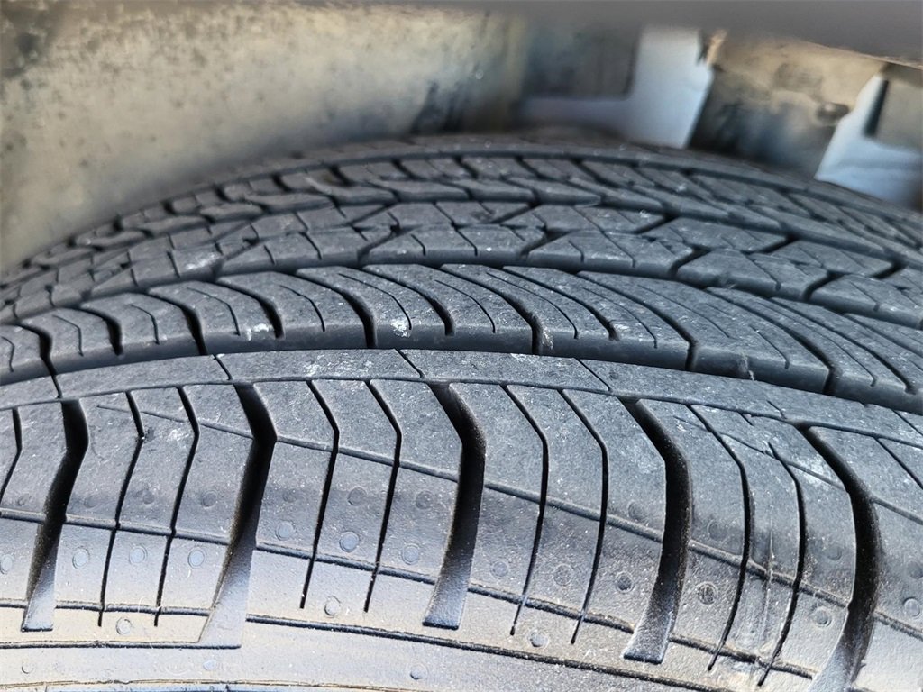 Used 2025 Jeep Compass Limited image 32