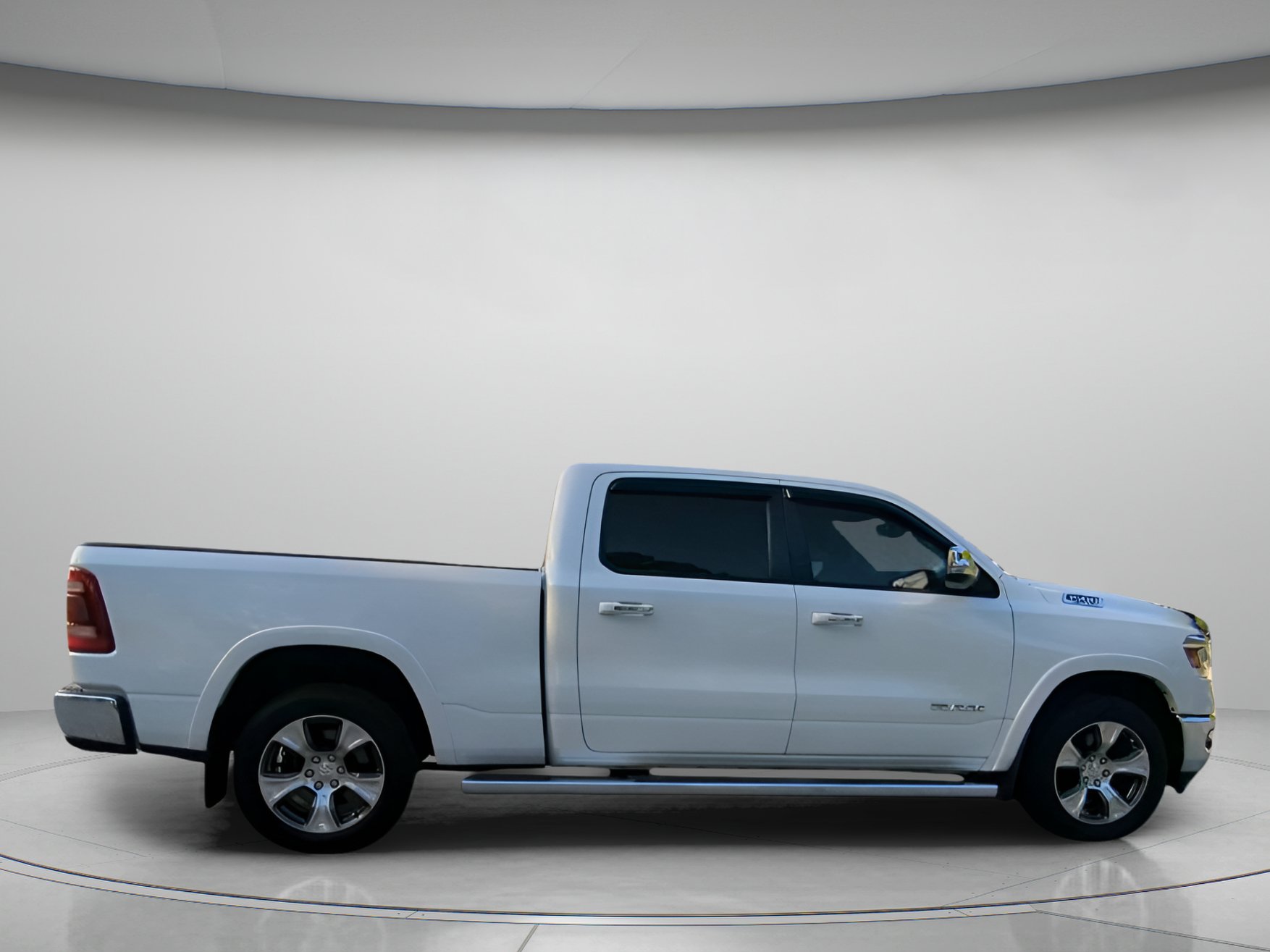 Used 2019 RAM 1500 Laramie AWD/4WD image 32