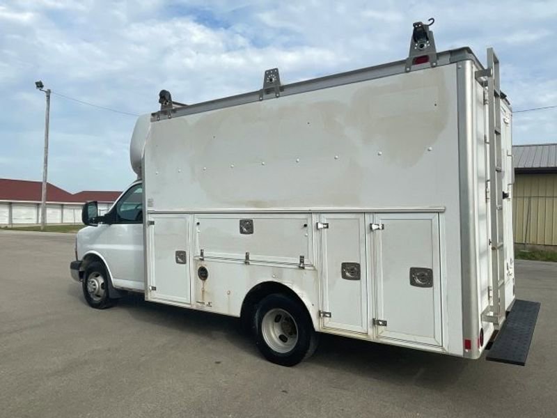 Used 2015 Chevrolet Express 3500 RWD image 3