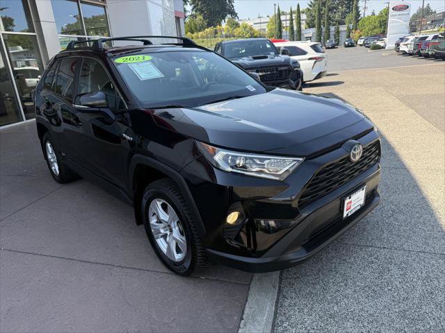 Certified 2021 Toyota RAV4 XLE w/ Carpet Mat Package (TMS) AWD/4WD image 10