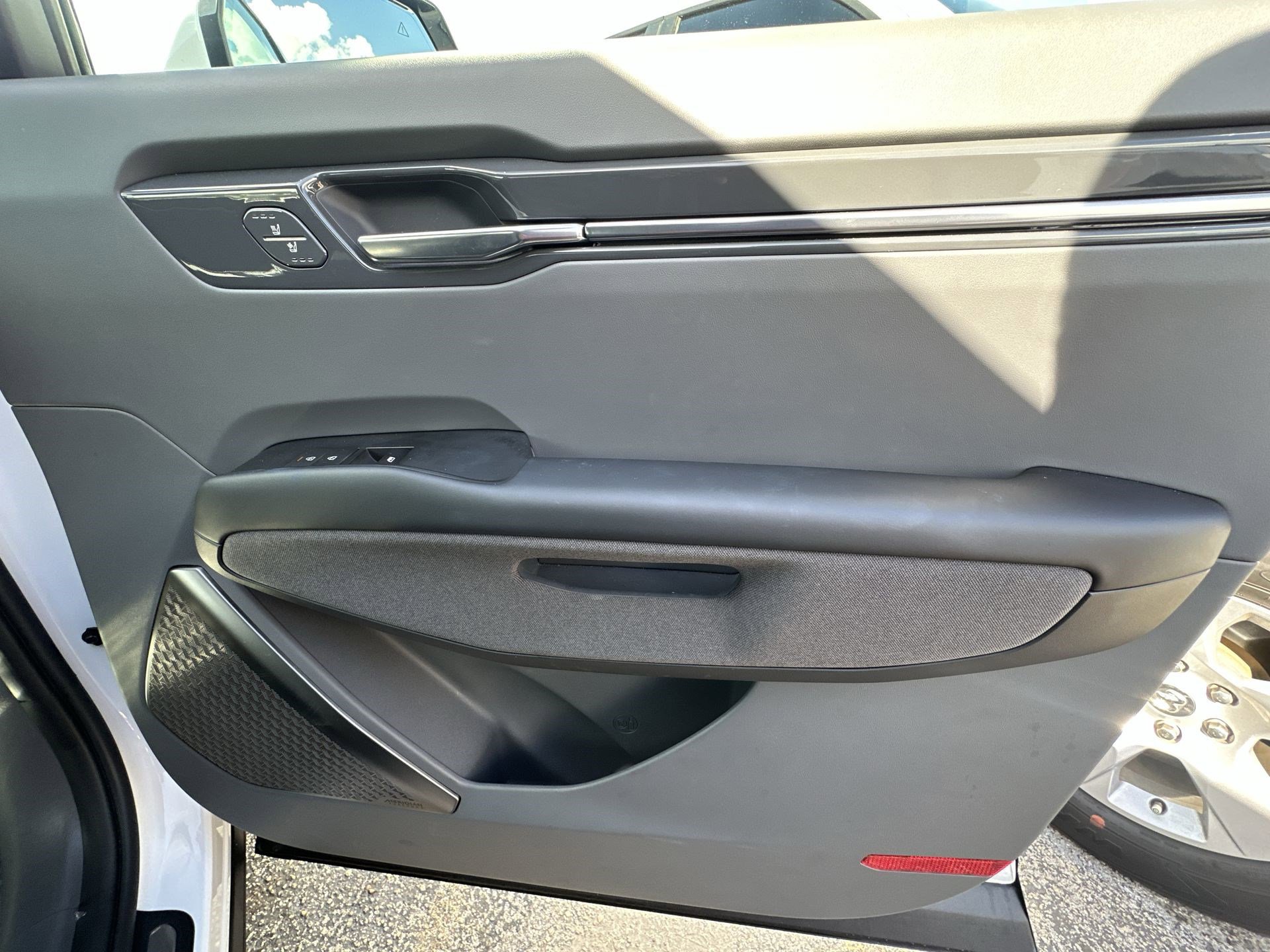 Certified 2026 Kia EV9 Land image 31