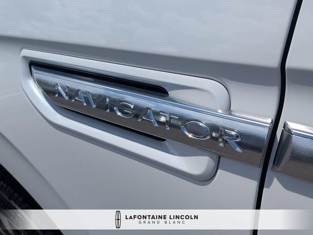 Used 2020 Lincoln Navigator Reserve w/ Luxury Package AWD/4WD image 10