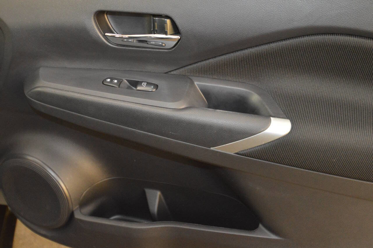 Used 2024 Nissan Kicks SV image 8