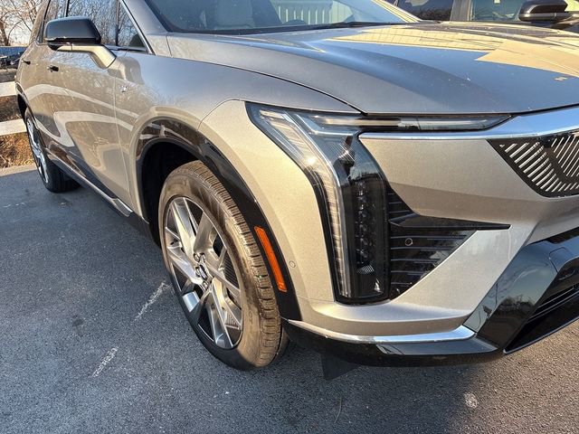 Used 2025 Cadillac Optiq Luxury 1 w/ LPO, Floor Liner Package AWD/4WD image 22