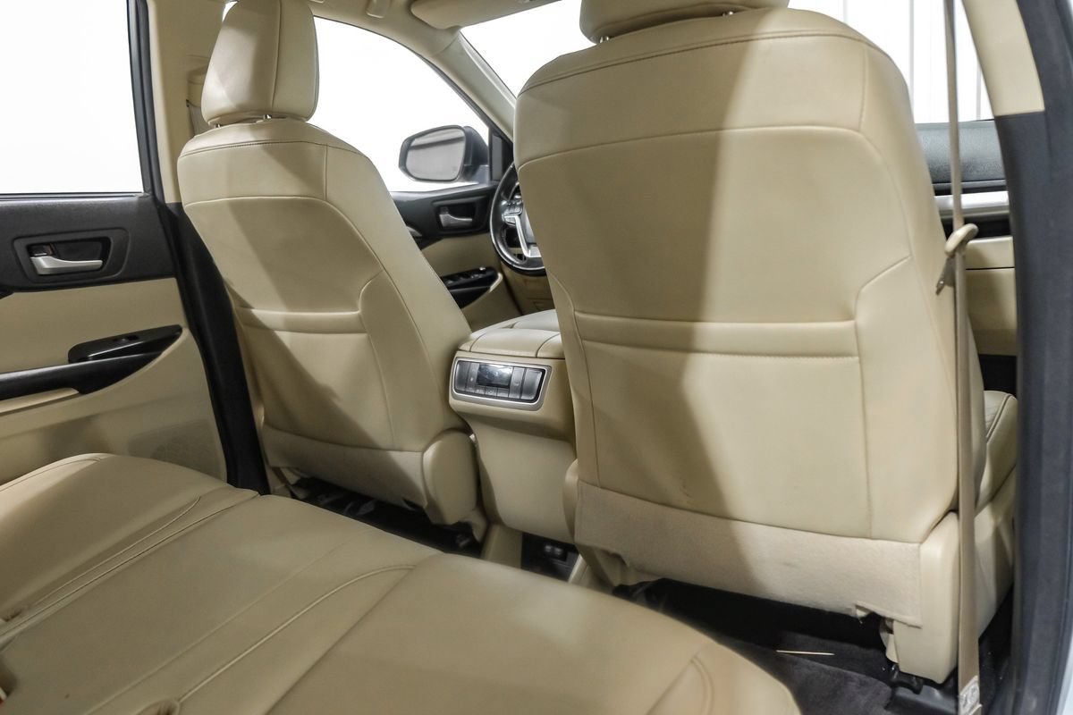 Used 2018 Toyota Highlander XLE FWD image 34
