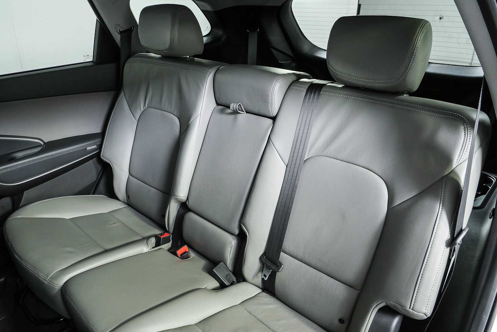 Used 2019 Hyundai Santa Fe XL SE FWD image 17