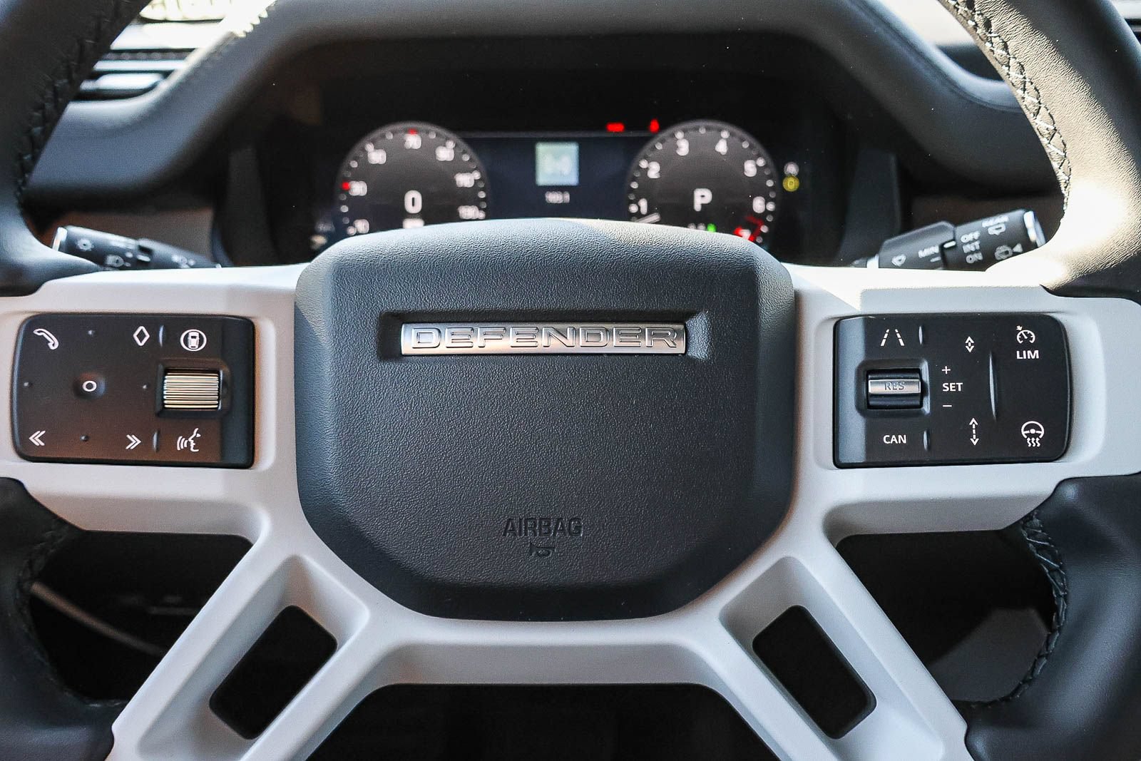 New 2026 Land Rover Defender 110 X-Dynamic SE AWD/4WD image 29