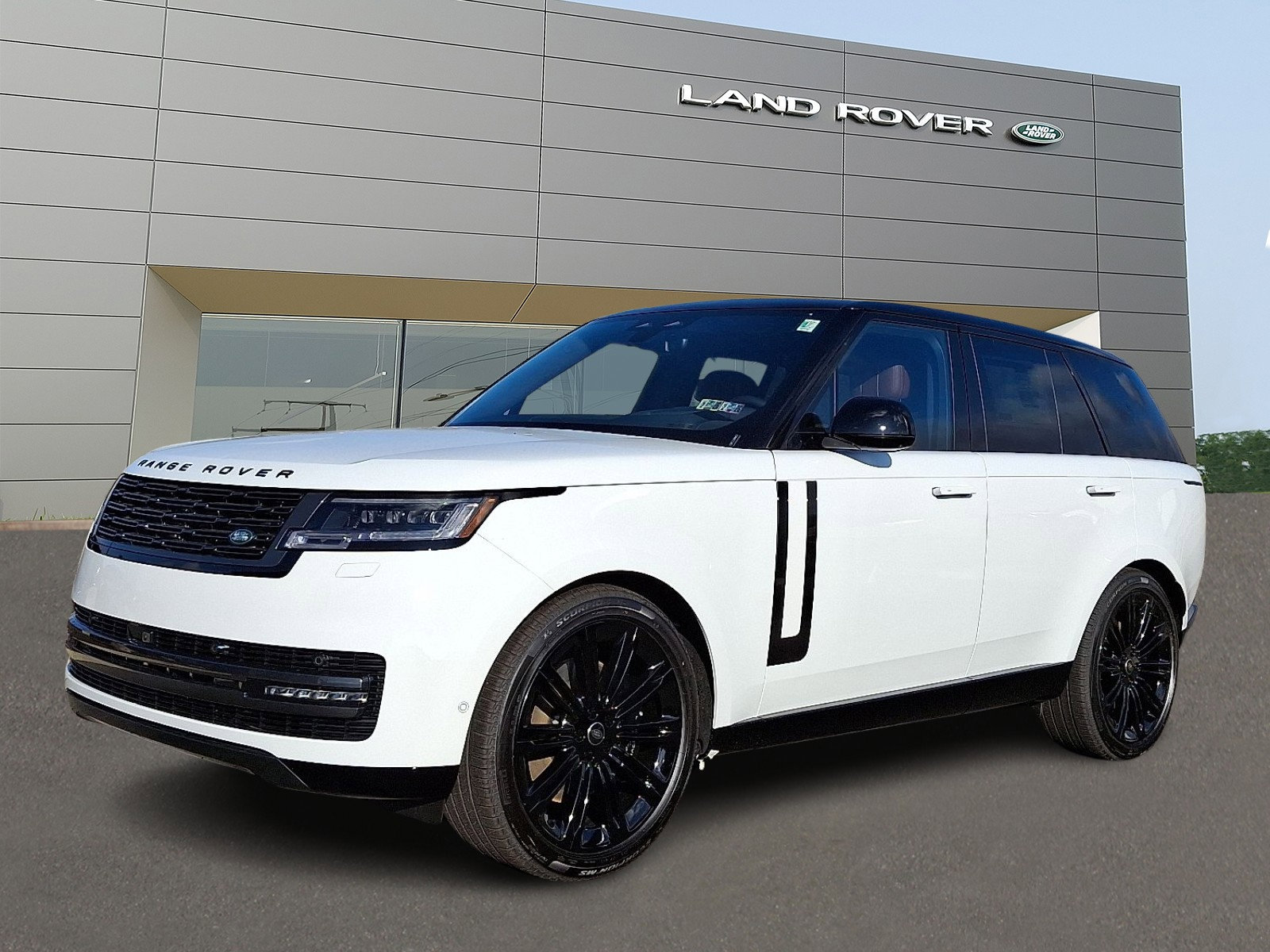 New 2025 Land Rover Range Rover SE
