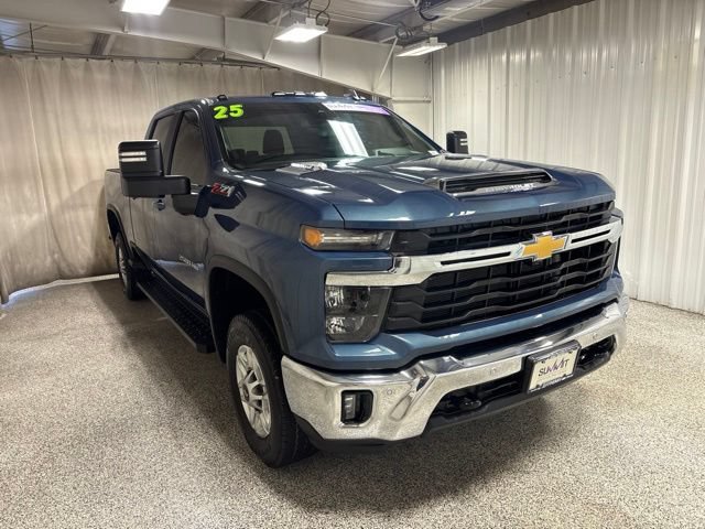 Used 2025 Chevrolet Silverado 2500 LT w/ Safety Package AWD/4WD image 2