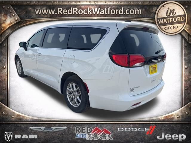 Used 2023 Chrysler Voyager LX image 6