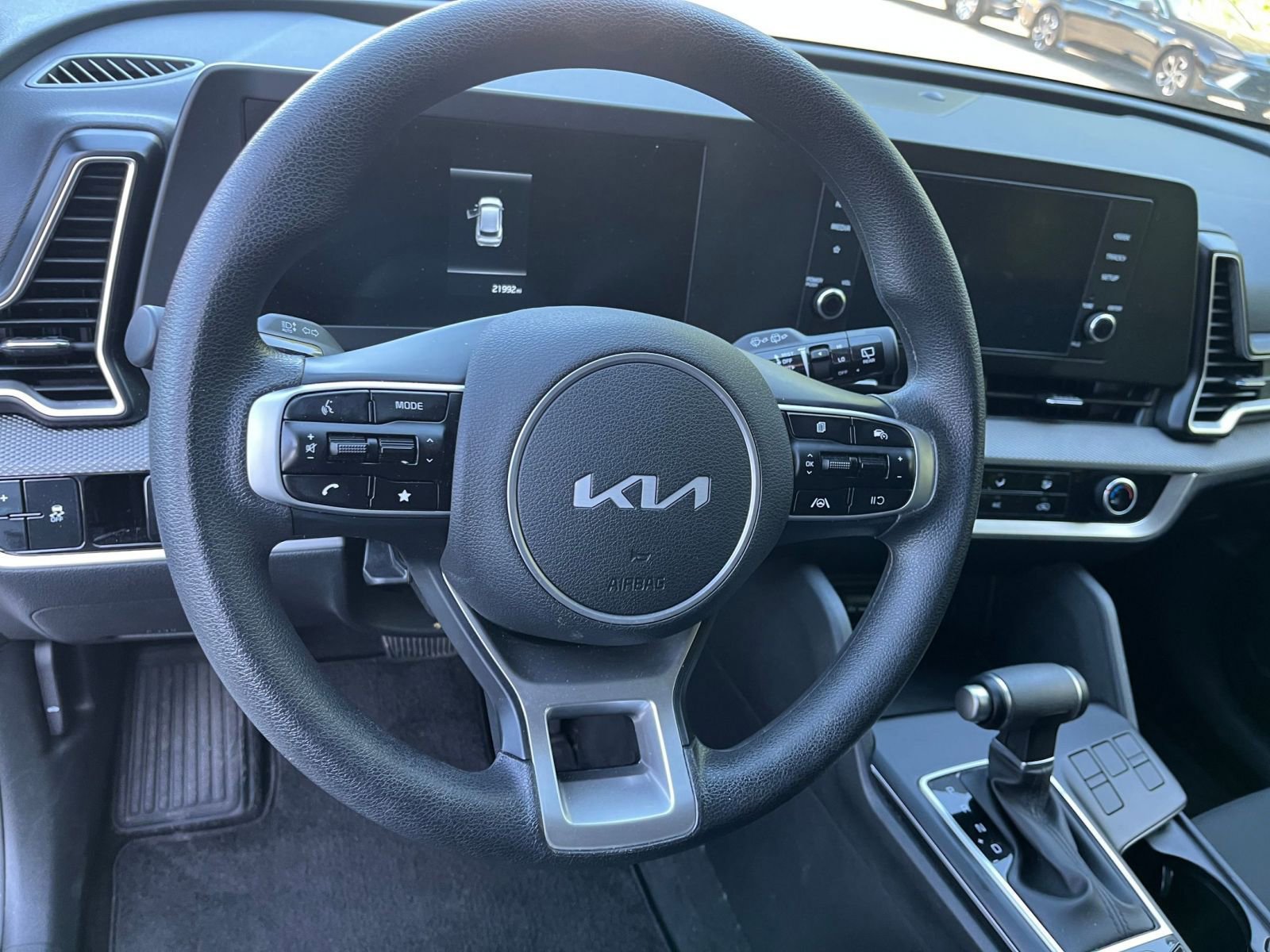 Used 2025 Kia Sportage LX FWD image 27