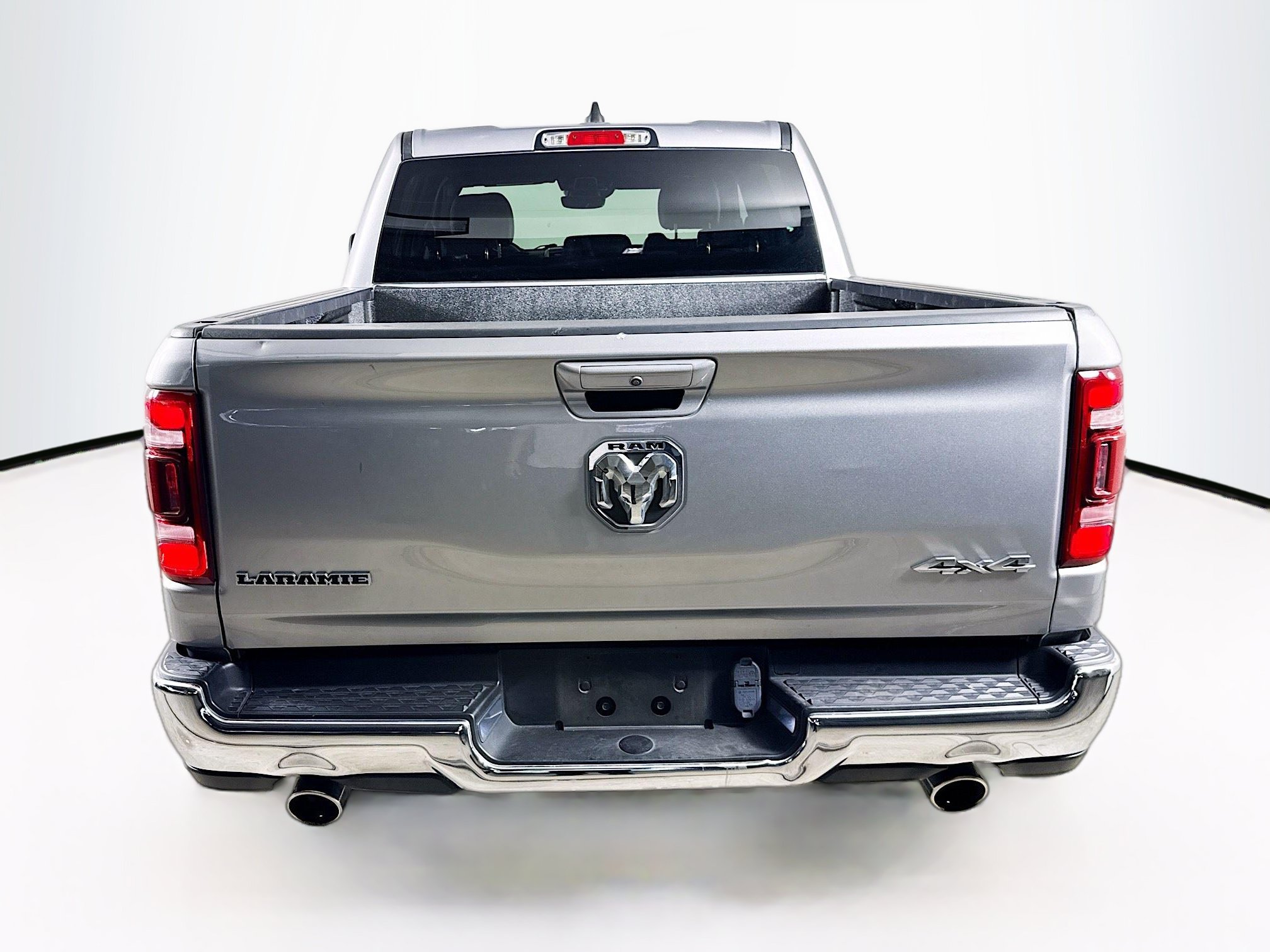 Used 2024 RAM 1500 Laramie AWD/4WD image 31