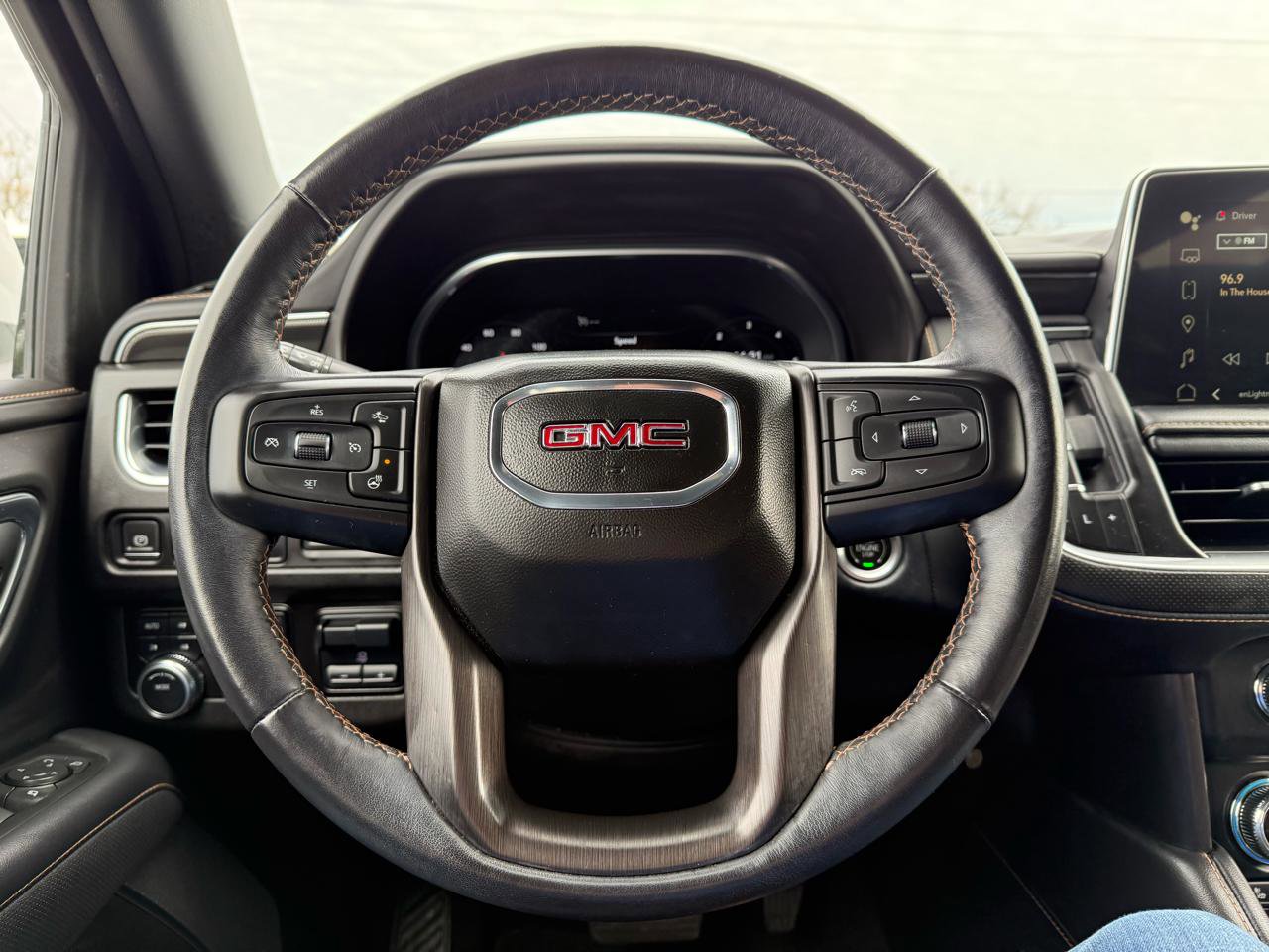 Used 2022 GMC Yukon AT4 w/ Max Trailering Package AWD/4WD image 23