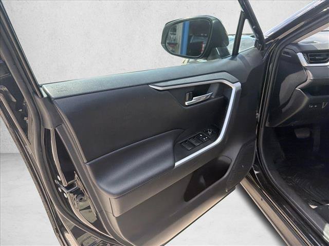Used 2021 Toyota RAV4 XLE FWD image 9