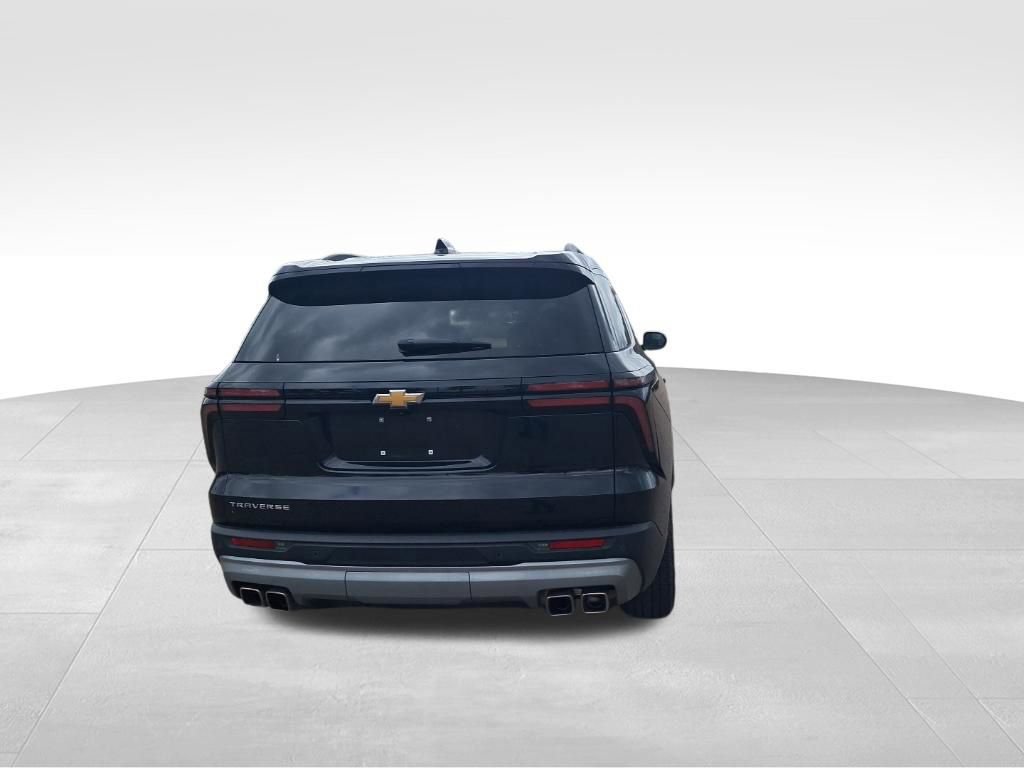 Used 2025 Chevrolet Traverse LT image 12