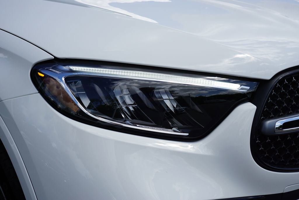Certified 2025 Mercedes-Benz GLC 300 4MATIC image 10