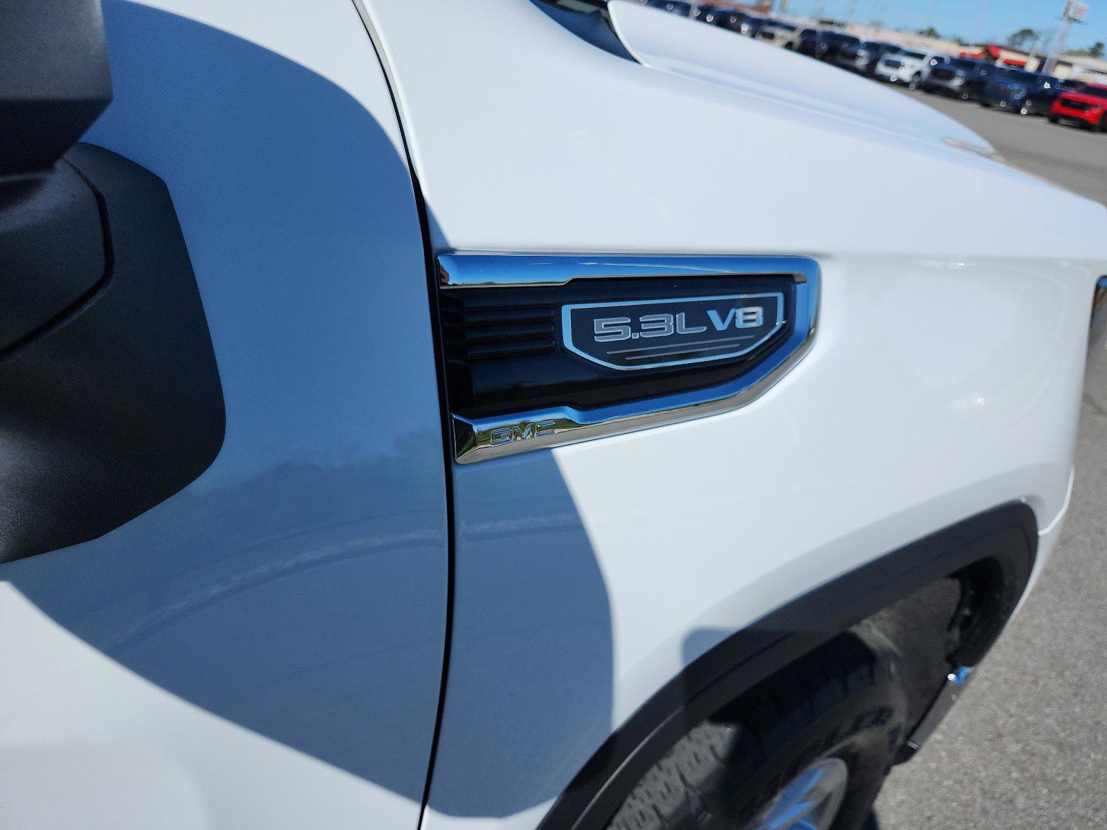 Used 2025 GMC Sierra 1500 SLE image 7