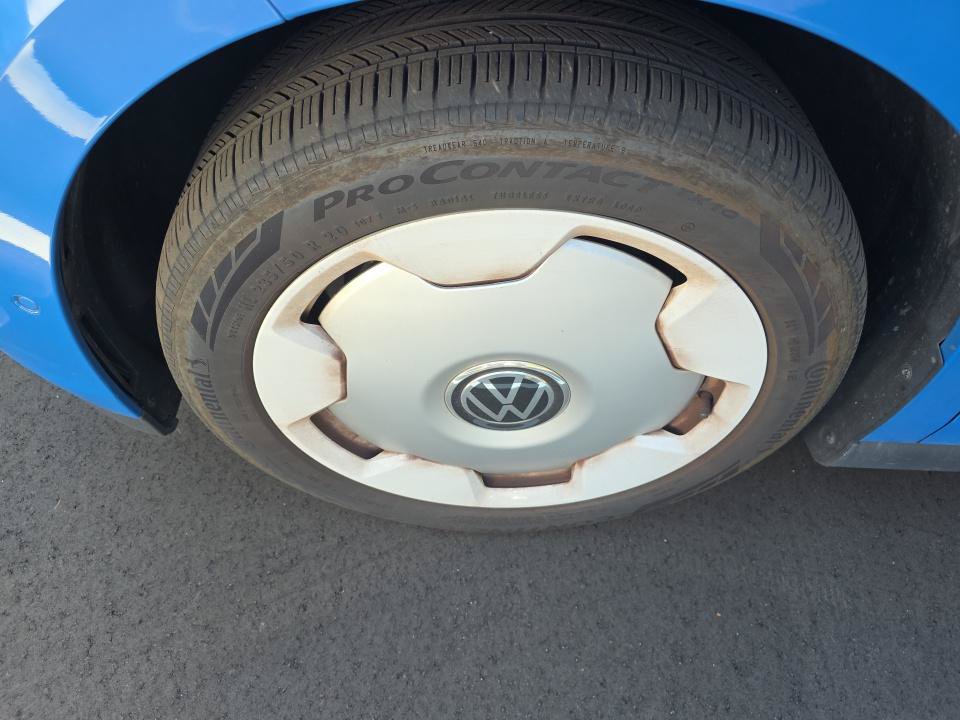 Used 2025 Volkswagen ID. Buzz 1st Edition RWD image 21