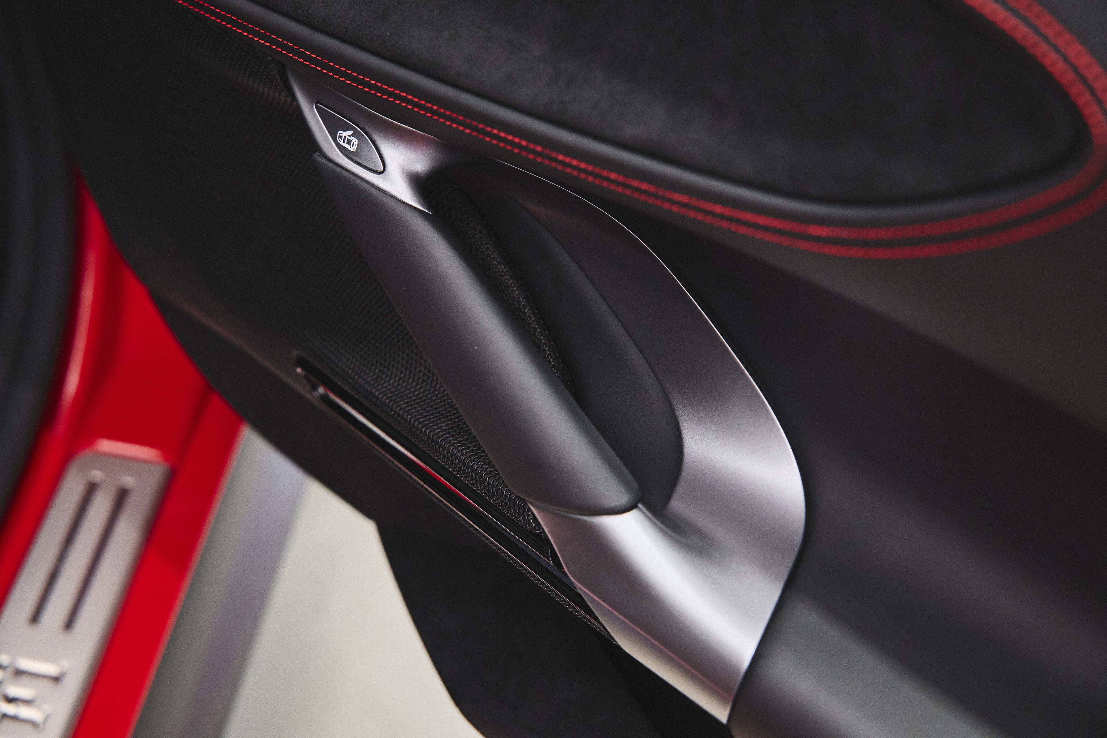 Used 2022 Ferrari SF90 Stradale AWD/4WD image 47
