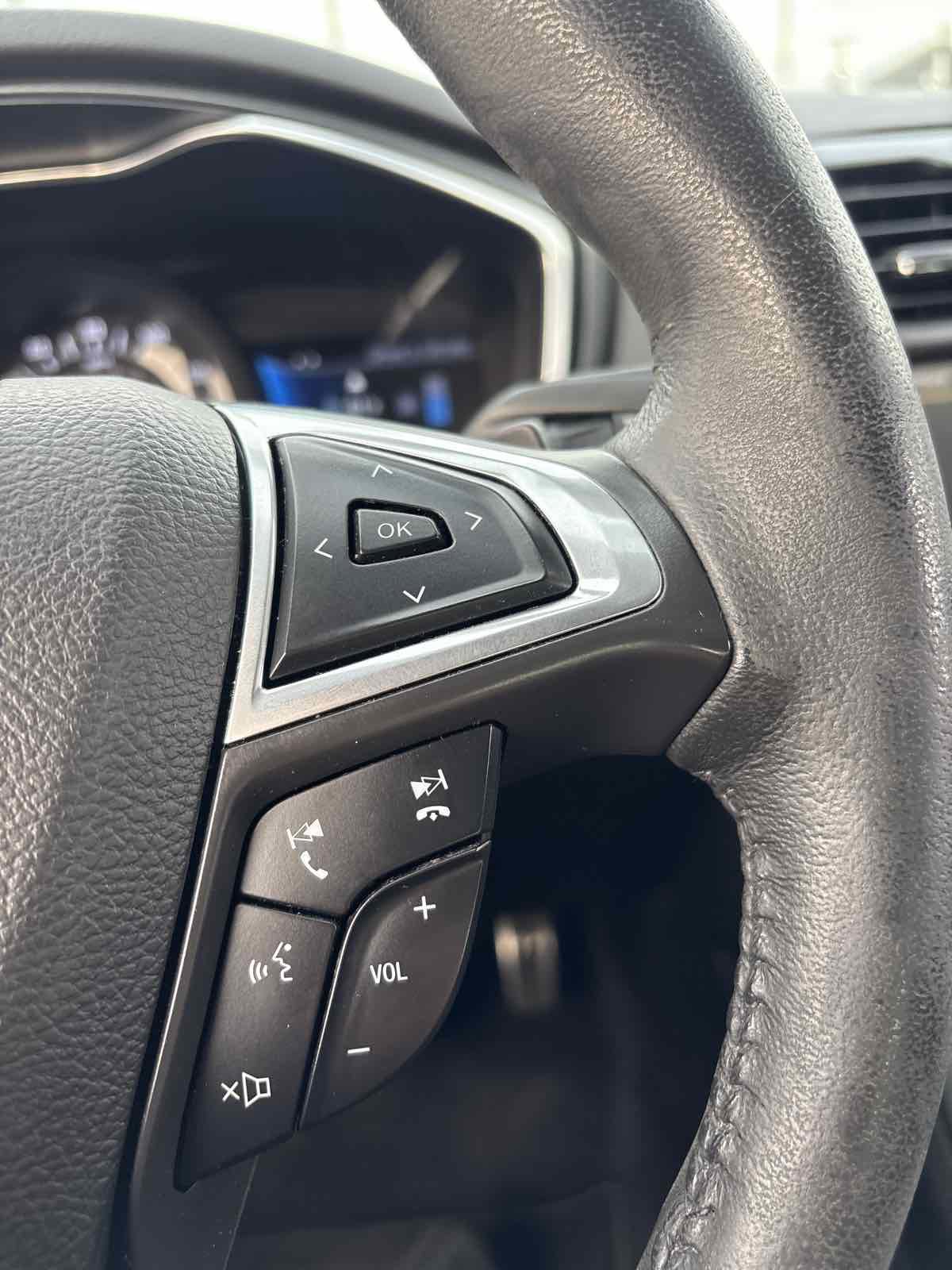 Used 2015 Ford Fusion Titanium FWD image 19