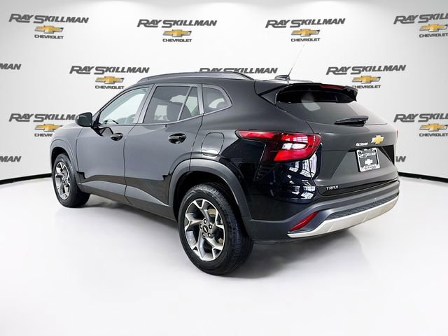 Used 2025 Chevrolet Trax LT image 5