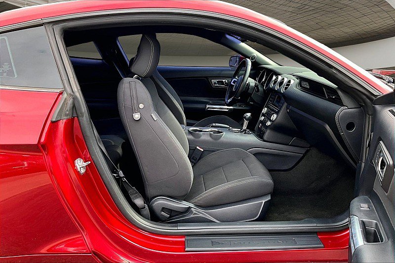 Used 2015 Ford Mustang Coupe image 7