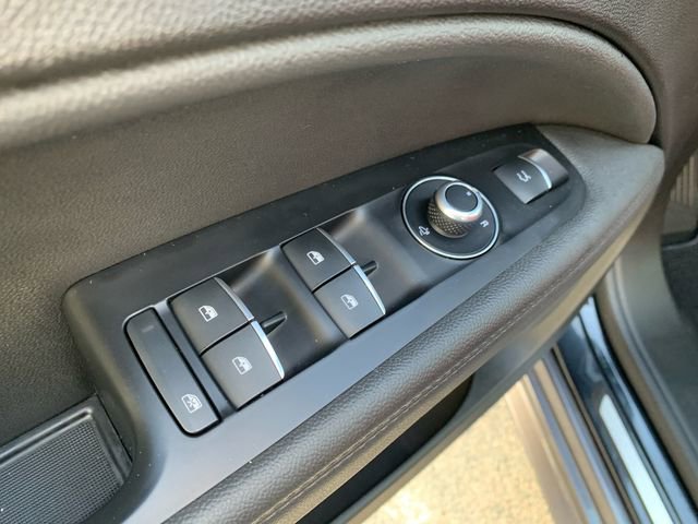 Used 2024 Alfa Romeo Stelvio Ti w/ Performance Driving Package AWD/4WD image 20