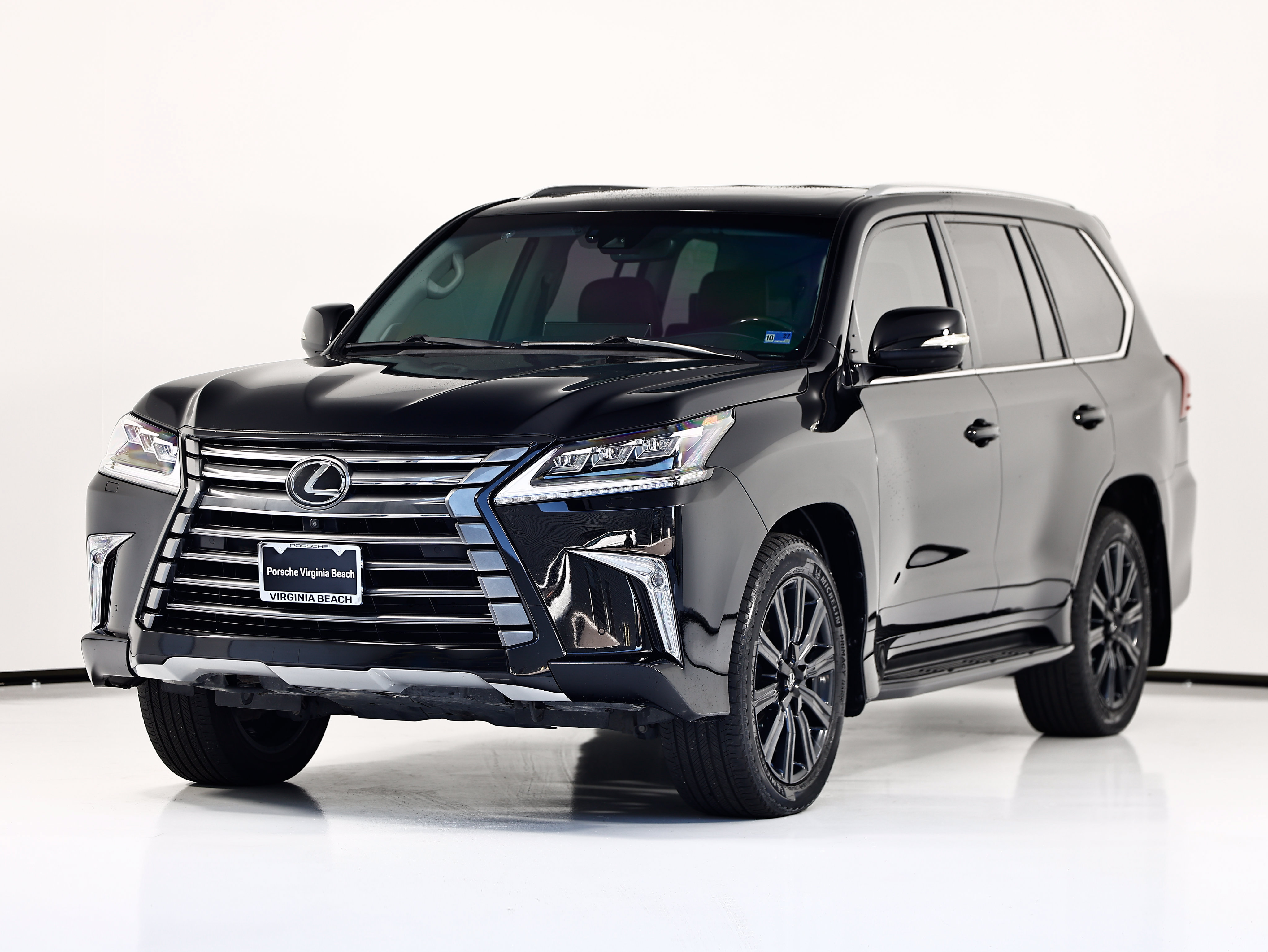 Used 2019 Lexus LX 570 4WD w/ Luxury Package image 1
