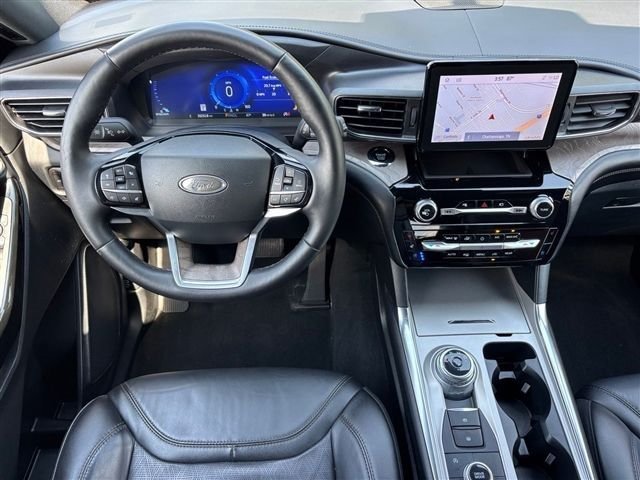 Certified 2023 Ford Explorer Platinum w/ Equipment Group 601A AWD/4WD image 22