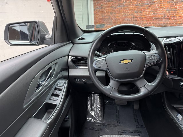 Used 2022 Chevrolet Traverse LT image 13